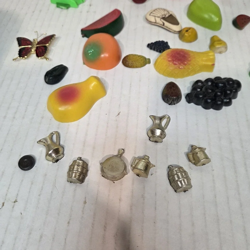 Vtg Lot 35 Kitsch Plastic Fruit Veggie Refrigerator Fridge Magnets Anthro